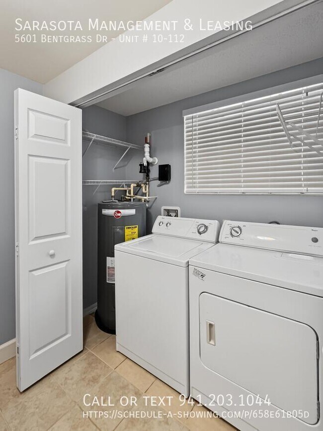 Building Photo - 5601 Bentgrass Dr