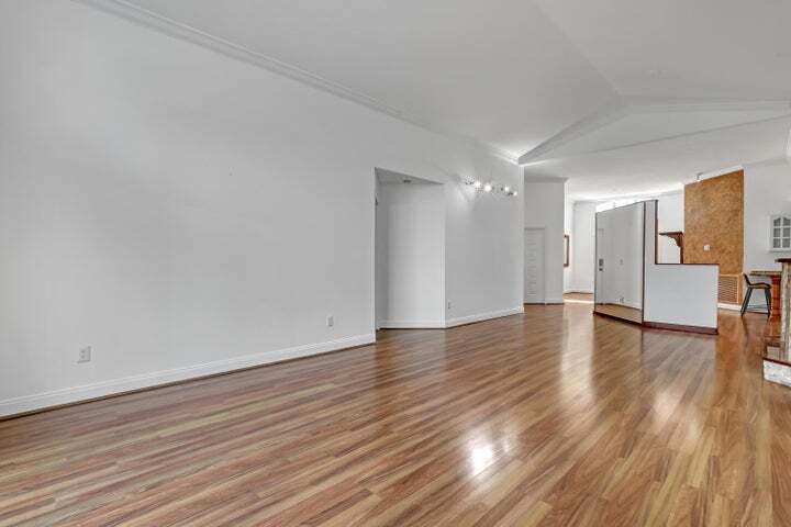 Building Photo - 6817 Barnwell Dr