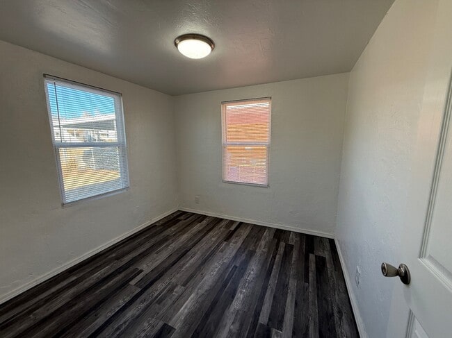 Building Photo - 4400 NE 16th Terrace