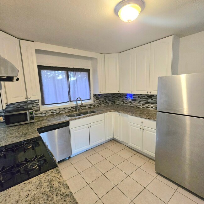 Building Photo - 1831 Shepherd Cir SW