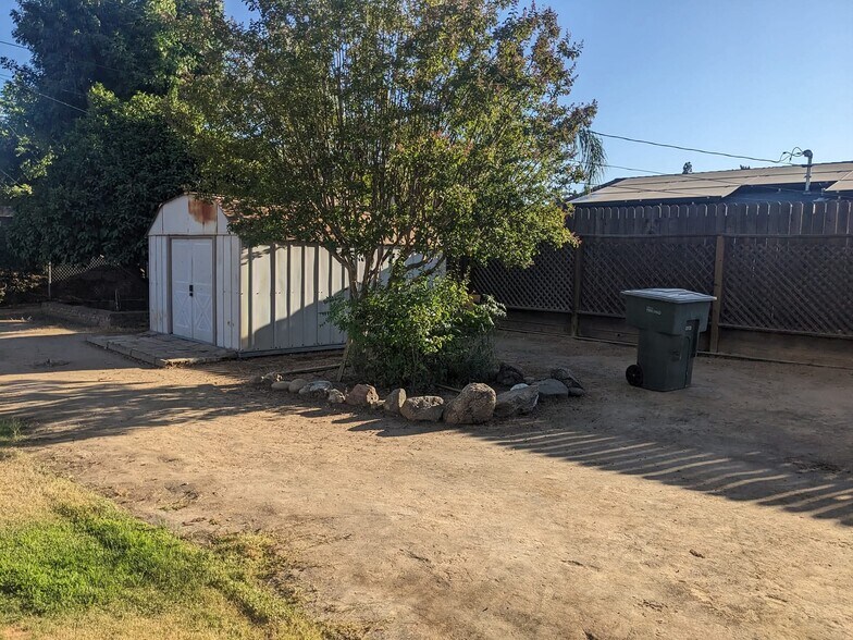 Building Photo - 3161 W Swift Ave