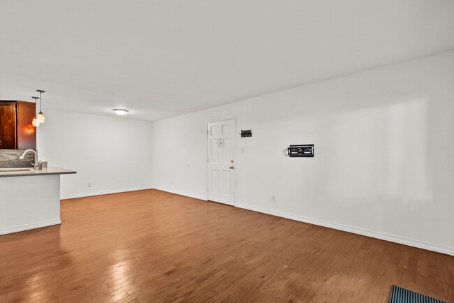 Building Photo - 5700 Etiwanda Ave