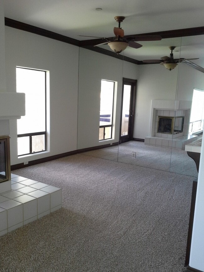 Building Photo - Terrific 1Br/1.5Ba Condo in Gated Masters Hill W/ Golf Course Views