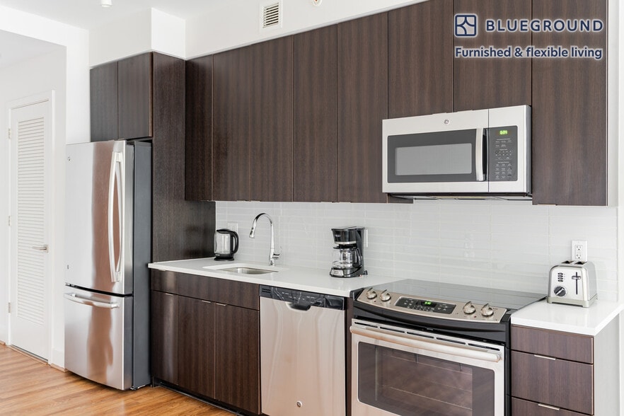 Building Photo - 770 Maine Ave SW