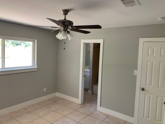 Building Photo - Gorgeous all renovated Home in Lumberton, TX!