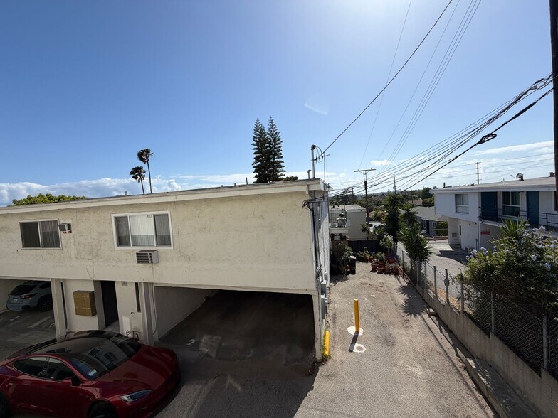 Building Photo - 3432-3434 S Centinela Ave
