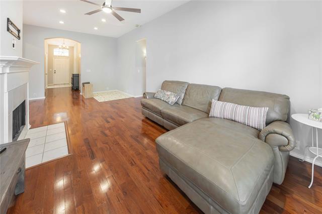 Building Photo - 2405 Pinehurst Ct