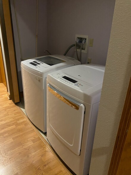 Washer and Dryer - 105 2nd Ave NE