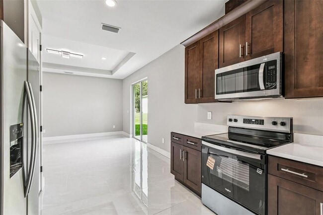 Building Photo - 300 N Lemon Ave