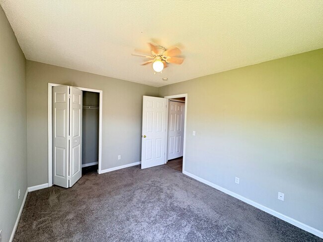 Building Photo - Welcome To Edgefield