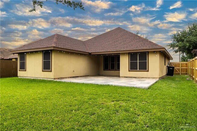 Building Photo - 4616 Xanthisma Ave W