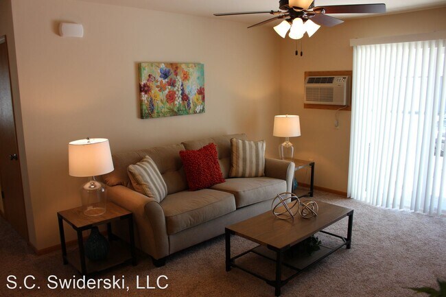 Building Photo - 720-814 Mill St