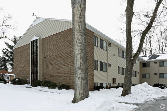 Building Photo - McGregor Meadows Apartments