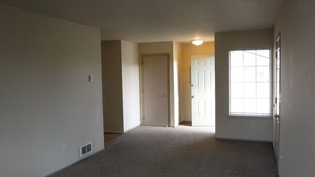 Building Photo - rcy237