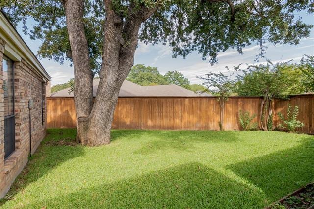 Building Photo - 704 Shady Ln