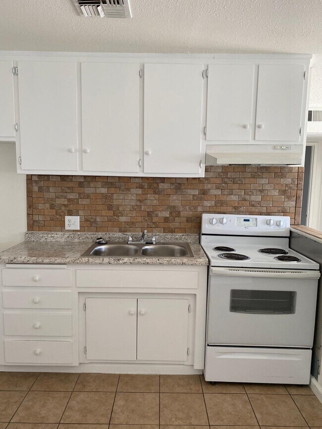 Building Photo - 9913 Stobaugh St