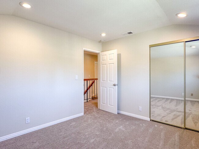 Building Photo - 4577 Meadowhurst Ct