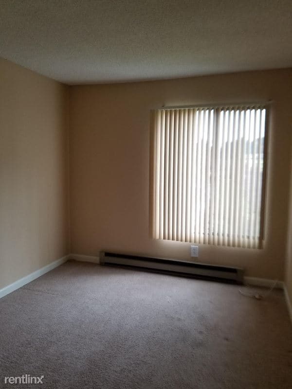 Building Photo - 2 br, 1.5 bath Condo - 5565 E Evergreen Blvd