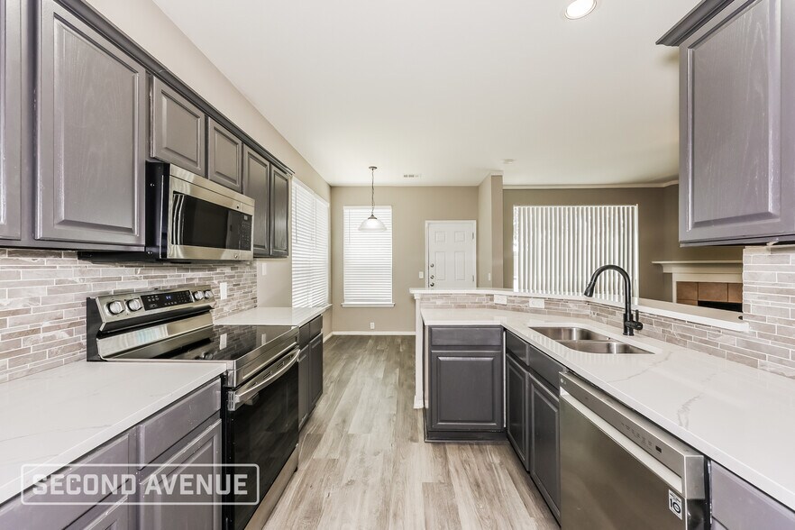 Building Photo - 2569 Prospect Hill Dr
