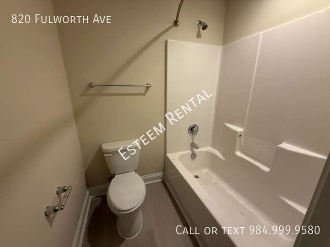 Building Photo - 820 Fulworth Ave