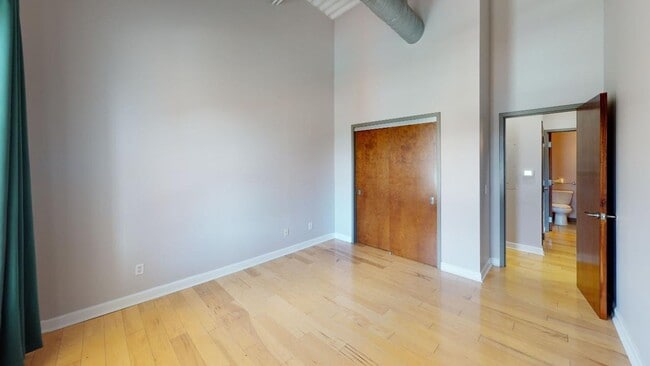 Building Photo - 769 N High St