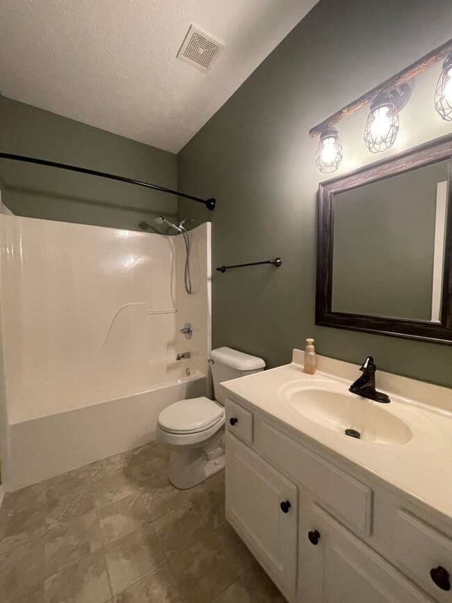 Building Photo - Home For Rent Papillion
