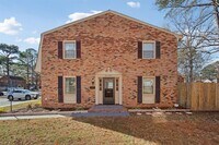 Building Photo - End-Unit 3BR Townhome Courthouse Green Near Fort Eustis