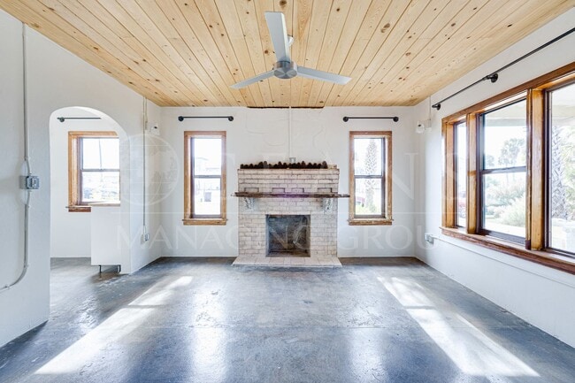 Building Photo - Historic Coquina Meets Modern Finishes 2 Bedroom 1 Bath Duplex in the Heart of Flagler Beach