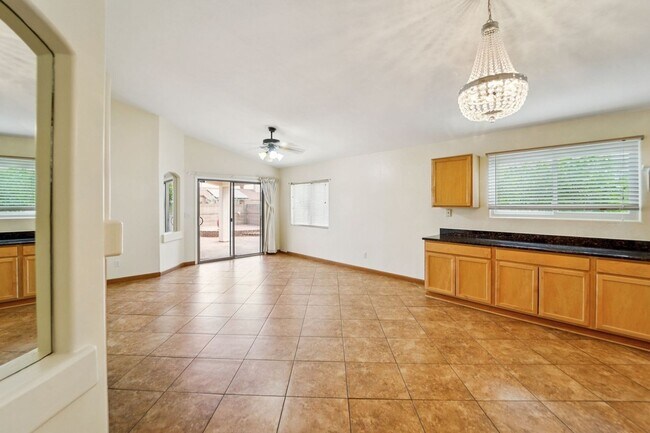 Building Photo - Spacious 4BR House in Tucson