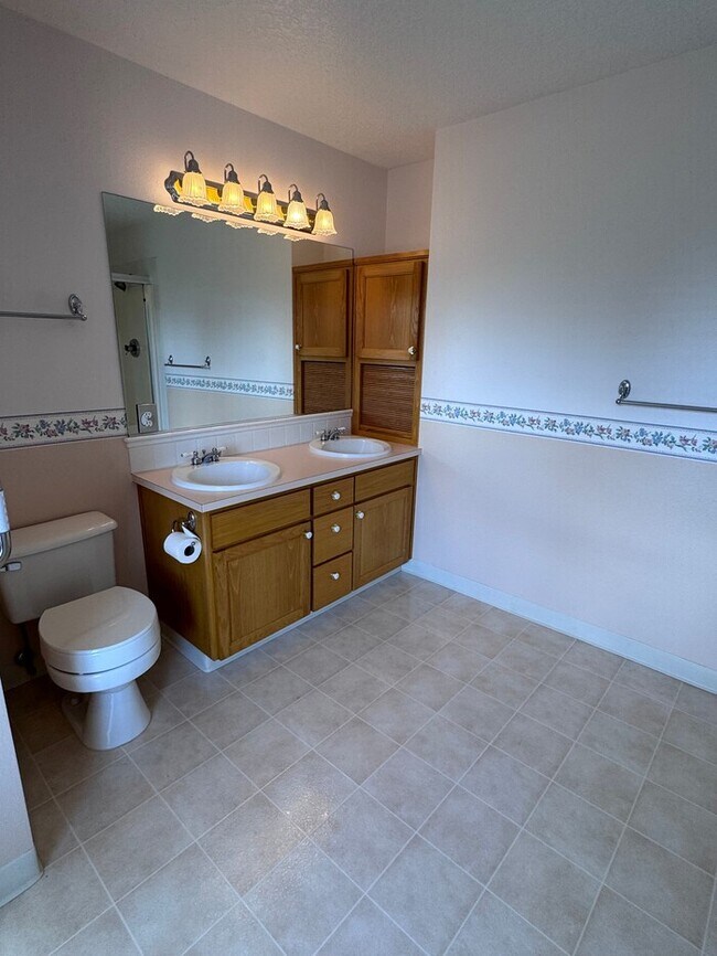 Building Photo - Gorgeous Home on 23 Acres Includes 22x32 S...
