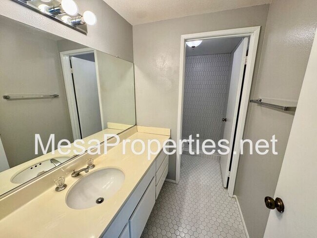 Building Photo - 8475 Lemon Grove Dr