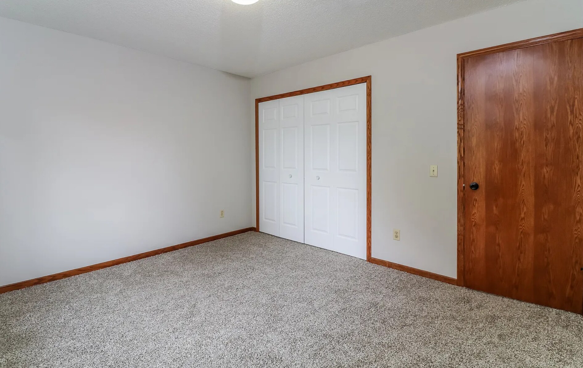 Building Photo - 5920 W 136th St