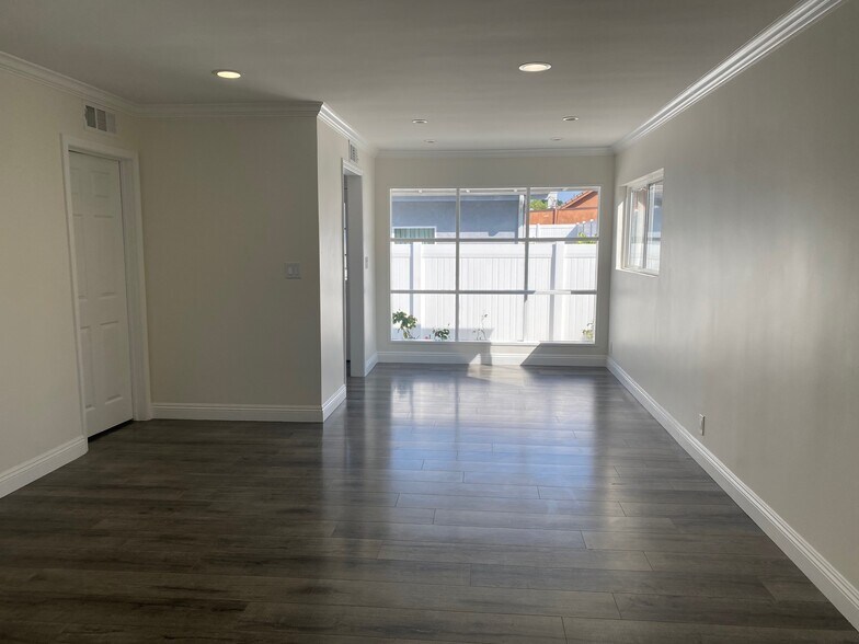 Building Photo - 6644 Atoll Ave