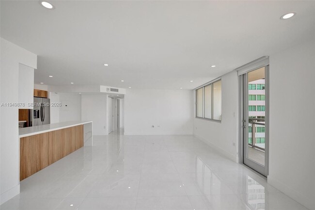 Building Photo - 7135 Collins Ave