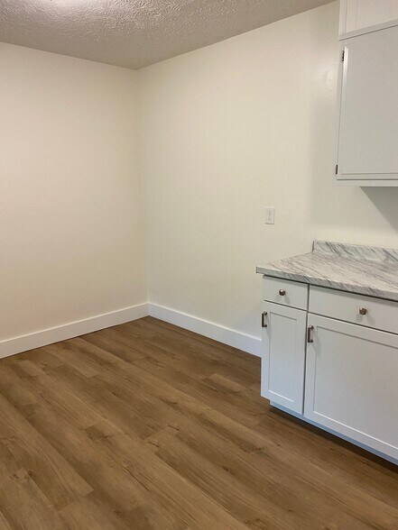 Eat-In Kitchen - 68 Webb Cove Rd
