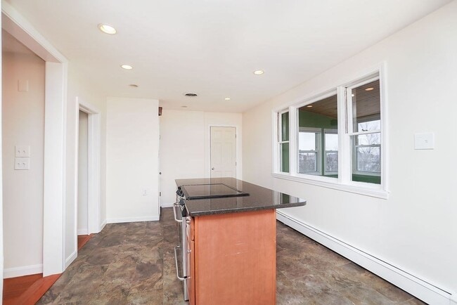 Building Photo - 175 Trenton St