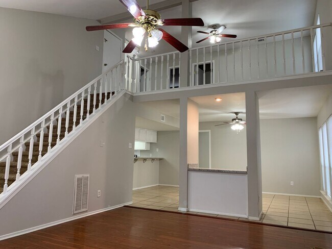 Building Photo - Great Floor Plan