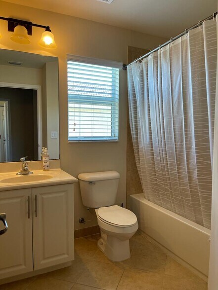 Building Photo - 10298 Barberry Ln