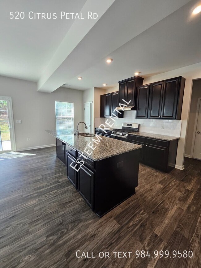 Building Photo - 520 Citrus Petal Rd