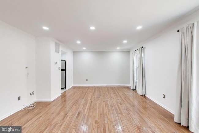 Building Photo - 20210 Maple Leaf Ct