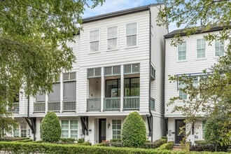 Building Photo - 823 Paige St