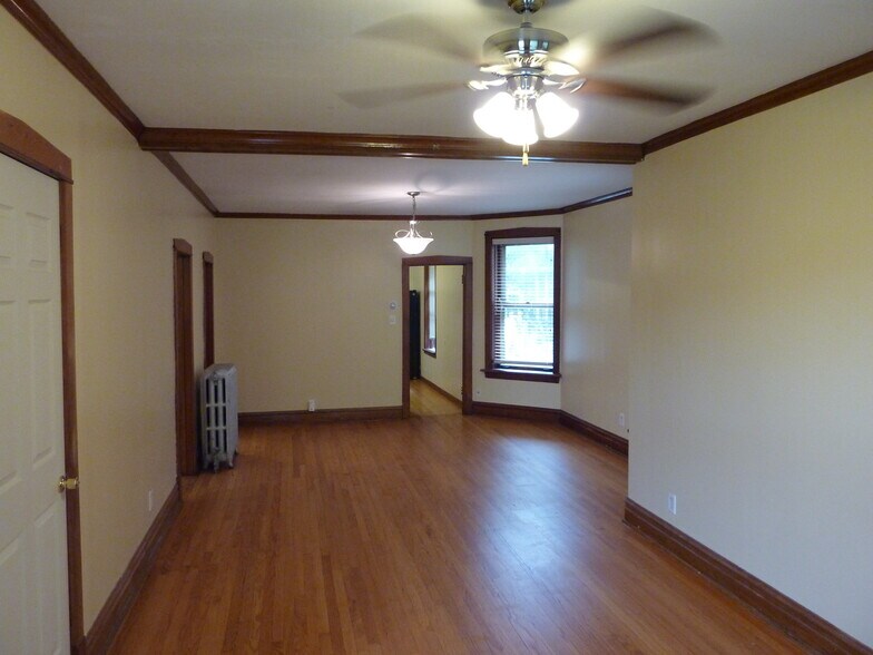 Building Photo - 5226 W Hutchinson St