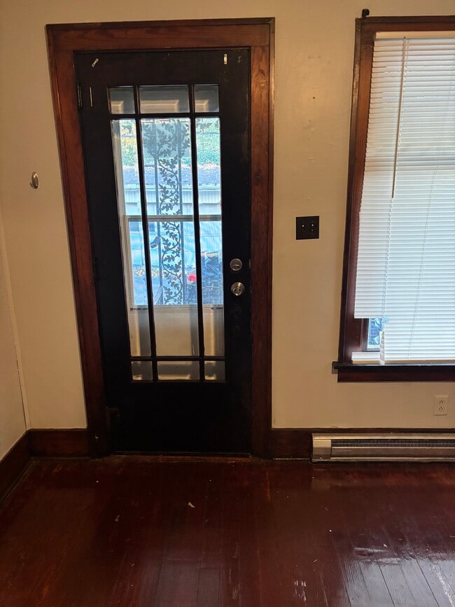 Building Photo - 1143 E Webster St