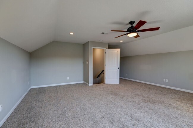 Building Photo - 1008 Meadowview Ln
