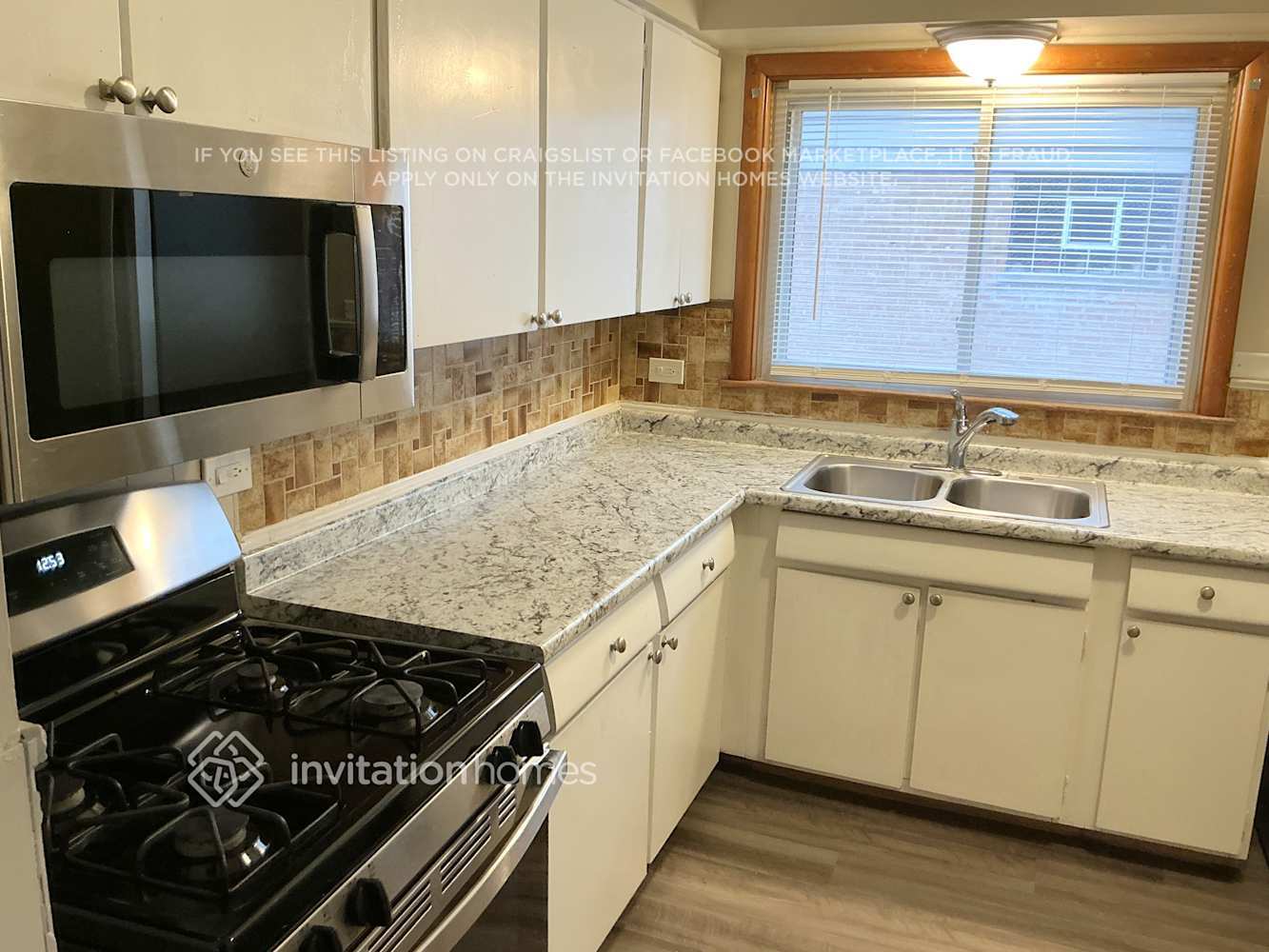 Building Photo - 8834 S Troy Ave