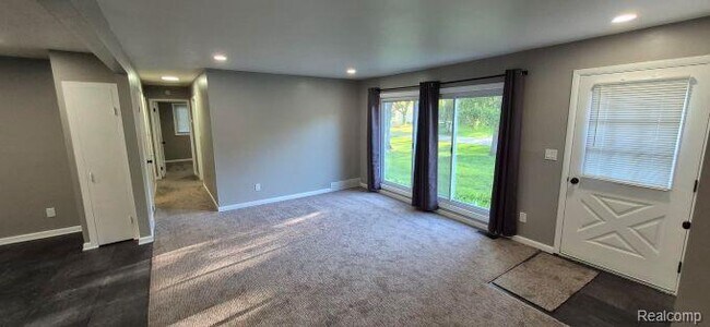 Building Photo - 6253 Cramlane Dr