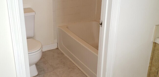 Building Photo - Coming Soon! Spacious 2BR, 2BA Condo in Desirable Chapel Hill Community