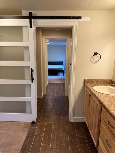 Building Photo - 1213 E St Josephs St