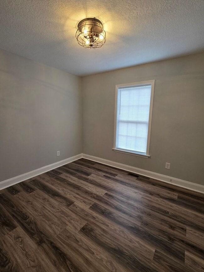 Building Photo - 3 BR in Thomasville!