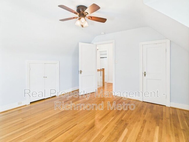 Building Photo - 1101 Normandy Dr